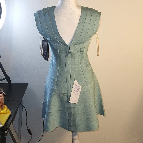 HERVE LEGER "Noma" A-line dress in cascade blue. NWT size medium - Picture 6 of 11